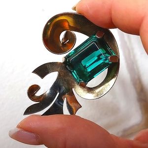 VTG BROOKRAFT Emerald Green Brooch